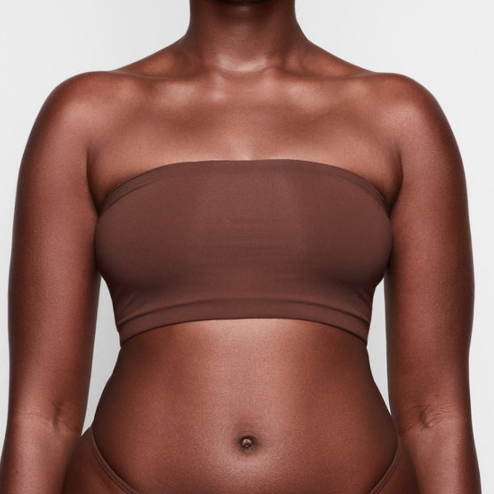 2 SKIMS tube bras for 10 dollars: size small colors jasper and navy